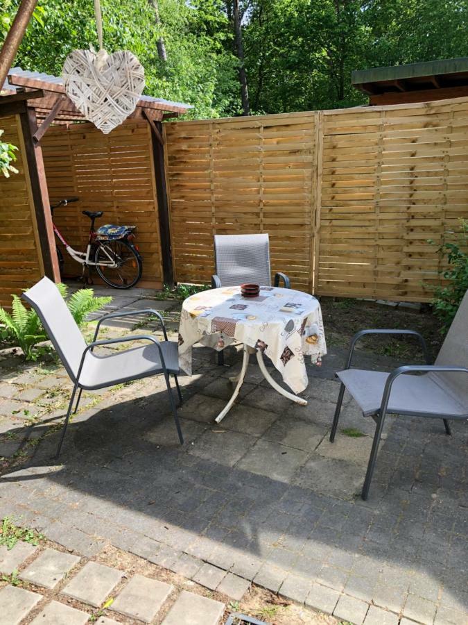 Bungalow am Wald Bernau bei Berlin Bagian luar foto